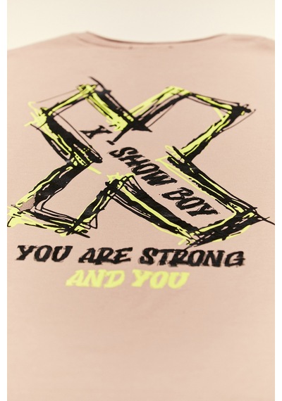 Irem Erkek Çocuk You Are Strong Yazılı Önü Sırtı Desenli Açık Kahve Renk Kısa Kol Tişört Açık Kahverengi