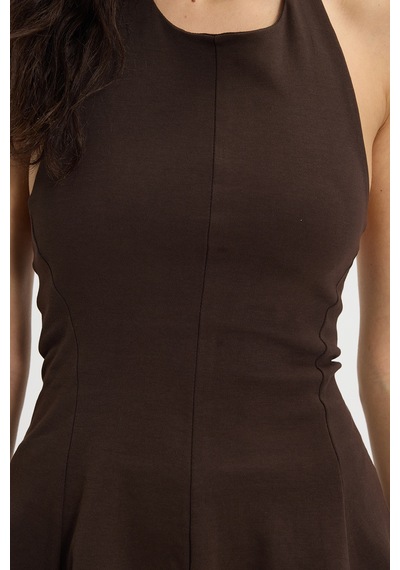 Tudors Kadın Slim Fit Dar Kesim %100 Pamuk Boyundan Bağlamalı Sıfır Kol Kahverengi Bluz-50551