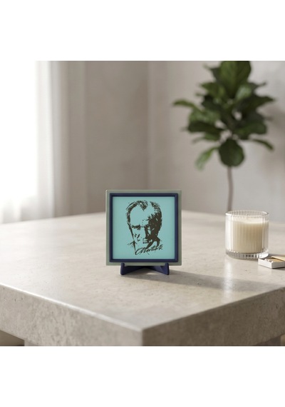 Atatürk Temalı Şık Dekoratif Obje, Evinizin Her Köşesine Anlam Katan Modern Tasarım 10x10 Cm