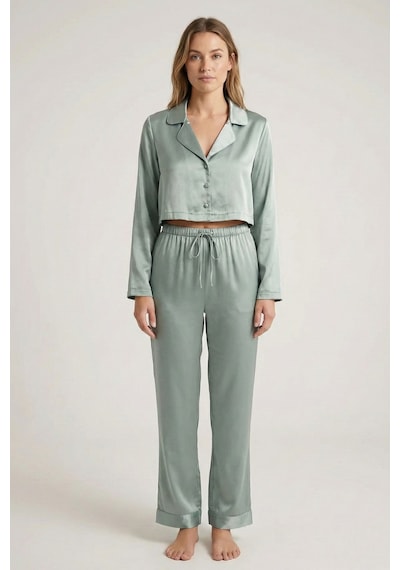 Kadın Yeşil Saten Crop Pijama Takımı Gömlek Yaka, Düğmeli Ve Şık Ev Giyim Kadın Yeşil Saten Crop Pijama Takımı Gömlek Yaka, Düğmeli Ve Şık Ev Giyim