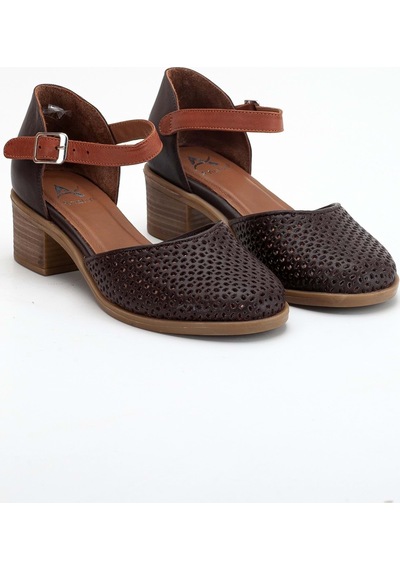 Analin Shoes Kadın Hakiki Deri Burnu Kapalı Delikli Sandalet Kahve