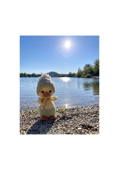 El Yapımı Amigurumi Örgü Oyuncak 22cm Ponponlu Bere Bebek Odası Hediye Yeşil