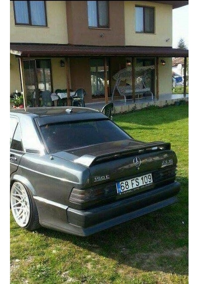 Mercedes 190 Bagaj Spoyleri