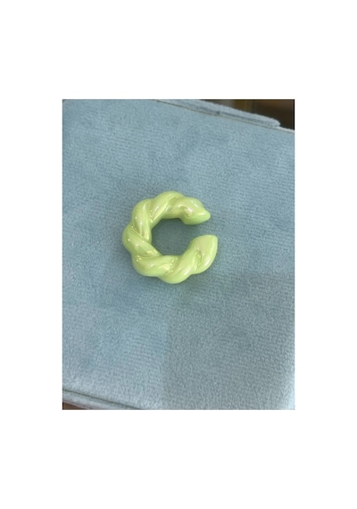 Burgu Bombe Detaylı Earcuff Model Küpe Yeşil