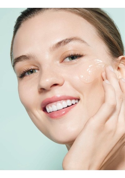 Garnier Hyaluronik Günlük Nemlendirici Aloe Jel 50 ML + Hyaluronik Aloe Temizleme Jeli 200 ML