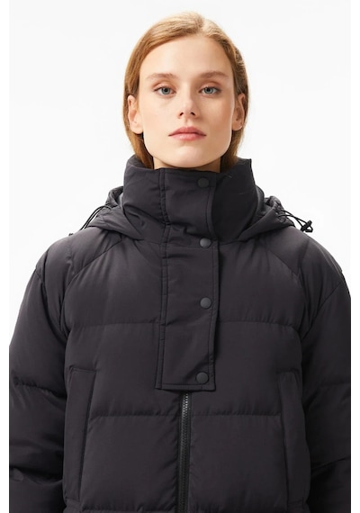 Lacoste Down Fill Womens Parka Uzun Boy Kaz Tüyü Dolgulu Kapüşonlu Kadın Parka Siyah