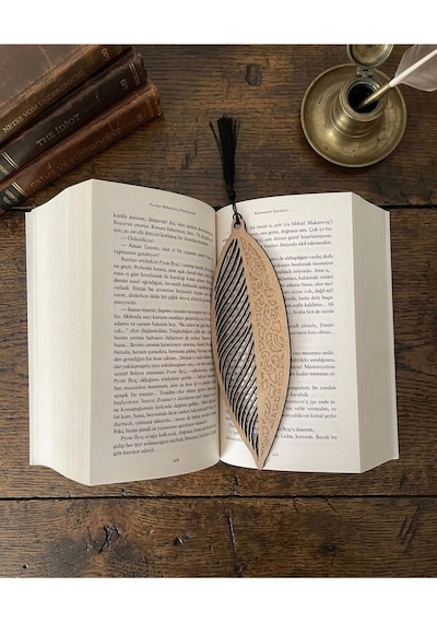 Yaprak Desenli Kitap Ayracı