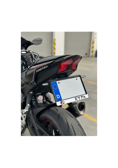 Türk Yazılı Motor Plaka Çerçevesi Göktürk Yazısı Kurt Figür 1 Adet Esnek Plakalık Motor Plakalık