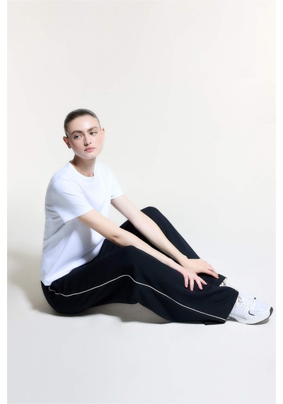 Defacto Ultra Yumuşak Wide Leg Geniş Paça Standart Boy Modal Sporcu Pantolon D7128ax26spbk81 Siyah-bk81 Defacto Ultra Yumuşak Wide Leg Geniş Paça Standart Boy Modal Sporcu Pantolon D7128ax26spbk81 Siyah-bk81