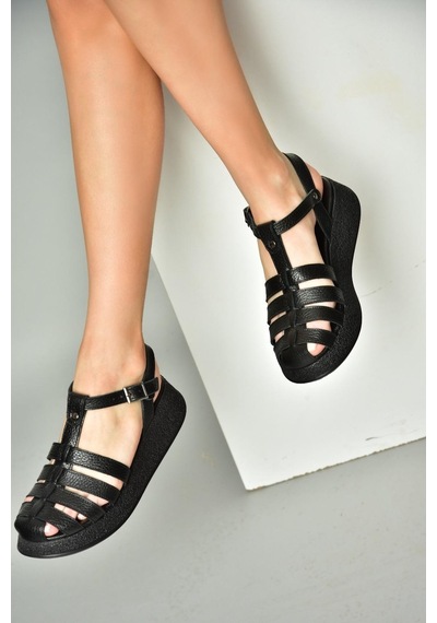 Fox Shoes P555050503 Siyah Hakiki Deri Kalın Tabanlı Sandalet Siyah