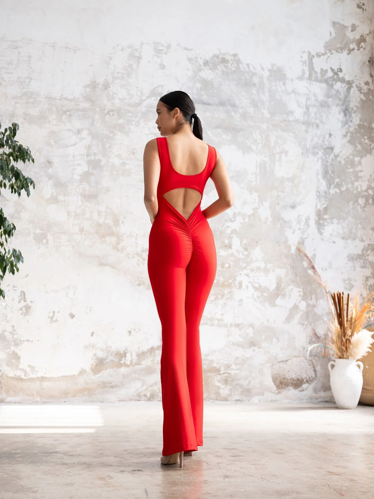 Lismina Askılı Arkası Büzgülü Scrunch Butt İspanyol Paça Tayt Tulum Kırmızı