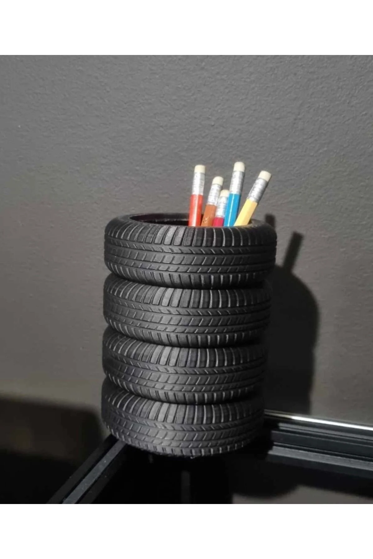 Gerçek Otomobil Lastiği Tasarımlı Kalemlik 4 Katlı Lastik Deseni, Masaüstü Organizer Siyah