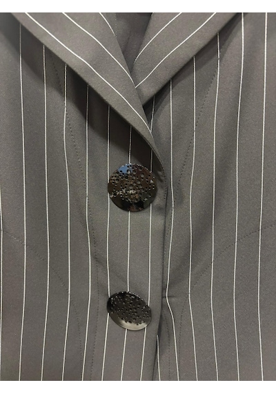 Darkwin Büyük Beden Çizgili Çiçek İşlemeli Blazer Ceketli Bol Paça Kadın İkili Takım Siyah Darkwin Büyük Beden Çizgili Çiçek İşlemeli Blazer Ceketli Bol Paça Kadın İkili Takım Siyah