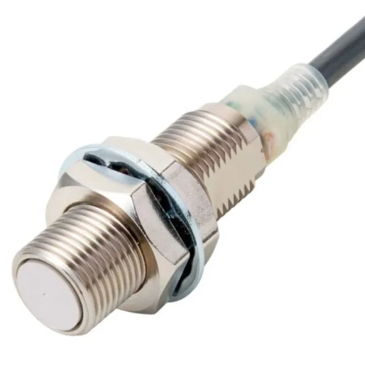 Omron E2e-x7d1-n 2m Dc Silindirik Endüktif Sensör .