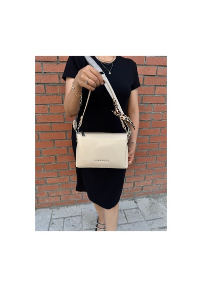 Just Polo Kadın Premium Şal Detaylı Yumuşak Deri Ayarlanabilir Askılı Çapraz El Ve Omuz Çantası Ebat : 28 X 18 Cm Vizon