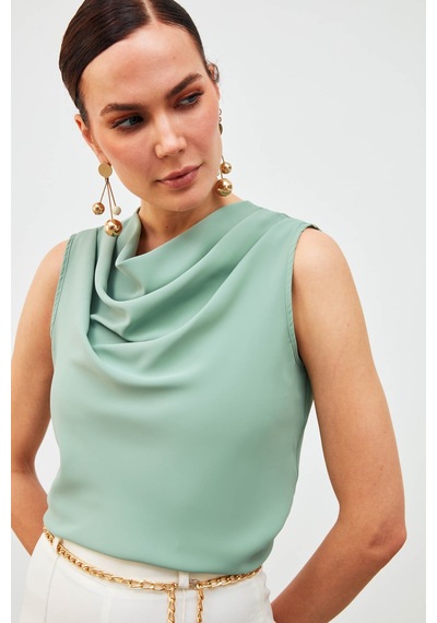 Sateen Degaje Yaka Kolsuz Bluz - Çağla Yeşili