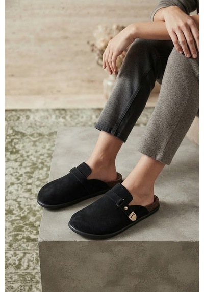 Shoetek Ralena Kadın Terlik Bantlı Tokalı Siyah Süet Shoetek Ralena Kadın Terlik Bantlı Tokalı Siyah Süet