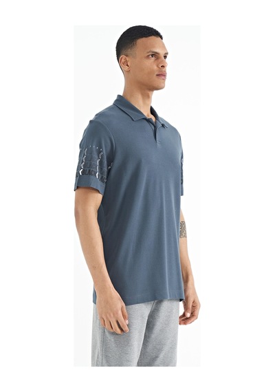 Tommylife Tommy Life Orman Yeşili Kol Baskı Detaylı Polo Yaka Standart Form Erkek T-shirt - 88240 Orman Yeşili