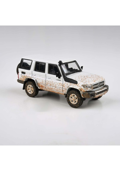 1:64 2014 Toyota Land Cruiser 76 Off Road Effect