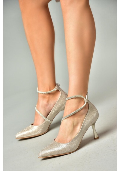 Fox Shoes S246069714 Altın Simli İnce Topuklu Kadın Ayakkabı Altın