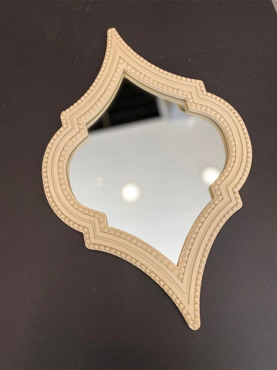 Dekoratif Polyester Tekli Damla Ayna Krem