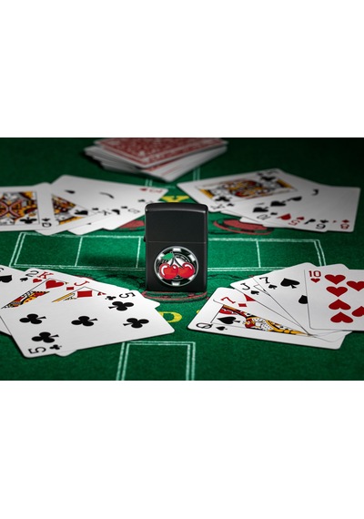 Zippo Cherries Poker Chip Emblem Dizayn Çakmak Siyah