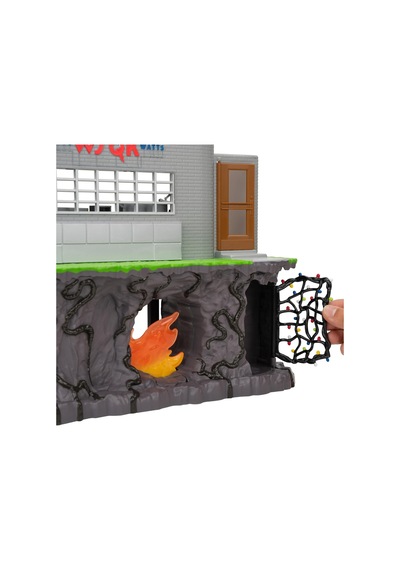Stranger Things Wsqk Radyo İstasyonu Jazwares Playset Robin Figürlü 3 Katlı Set Netflix Lisanslı