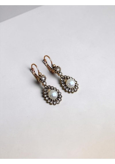Kristal Taşlı Papatya Figür İnci Sallantılı Küpe Beyaz 78159879