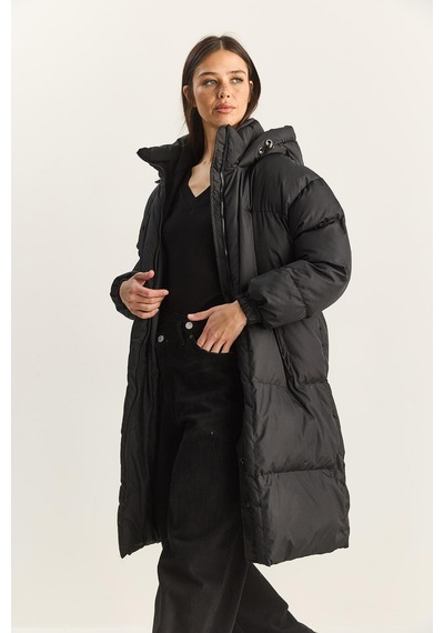 Shade Kadın Cep Detaylı Astarlı Kapüşonlu Uzun Puffer Mont 1129 60283868 - Siyah
