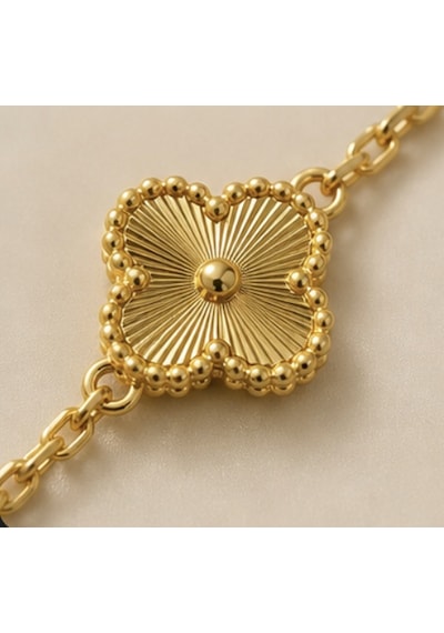 Yonca Bileklik Kadın Altın Renk Şık Zarif Minimal Bileklik Gold