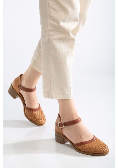 Analin Shoes Kadın Hakiki Deri Burnu Kapalı Örgülü Sandalet Taba