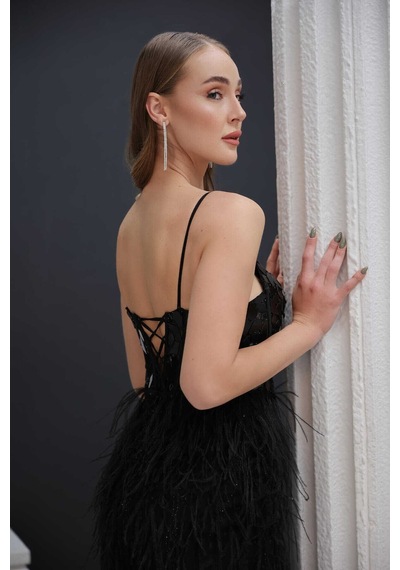 Serabella Siyah İp Askı İşlemeli Otrişli Sırtı Biritli Yırtmaçlı Abiye Elbise 20 4327033 Siyah Serabella Siyah İp Askı İşlemeli Otrişli Sırtı Biritli Yırtmaçlı Abiye Elbise 20 4327033 Siyah