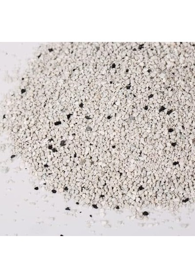 Doğal Bentonit Kedi Kumu Aktif Karbonlu 10 Lt X 2 Paket, Topaklanan, Kokusuz,%99,5 Tozsuz, Yüksek Emicilik Gücüne Sahip Kedi Kumu 2 Li Paket - 20lt
