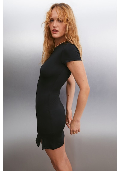 Grımelange Abby Kadın Vücüda Oturan Bodycon Yarı Parlak Esnek Kumaşlı Yırtmaçlı Mini Siyah Elbise