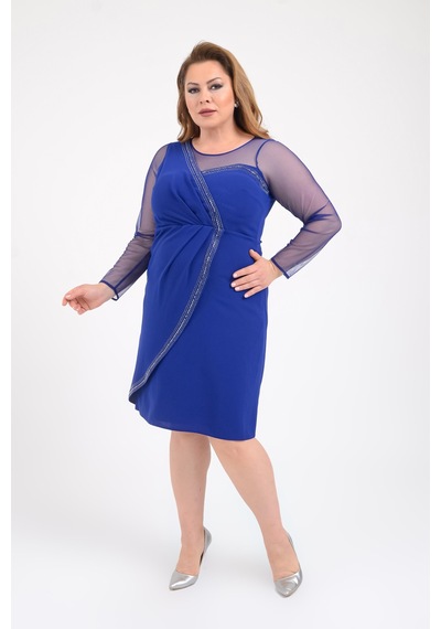 Lilas Xxl Büyük Beden Saks Renkli Taş Baskılı Krep Kumaş Kısa Abiye Elbise Saks Mavisi Lilas Xxl Büyük Beden Saks Renkli Taş Baskılı Krep Kumaş Kısa Abiye Elbise Saks Mavisi