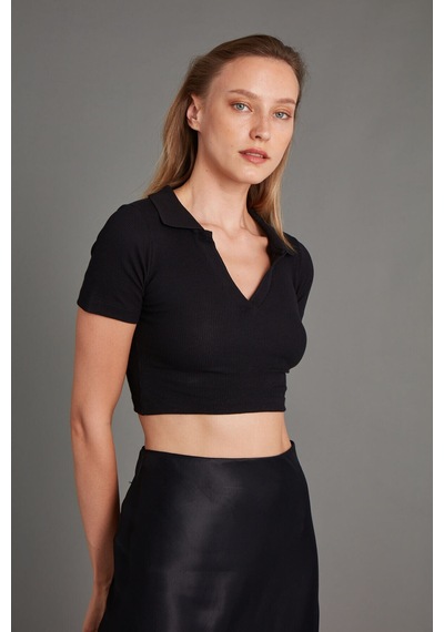 Park Karon Kadın Siyah Polo Yaka Basic Crop Body Siyah