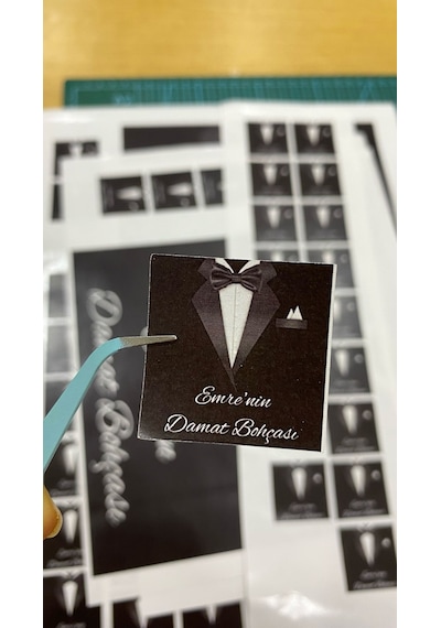 Damat Bohçası Etiketi Kare 4x4 Cm 54 Adet - Arletikettasarım Beyaz