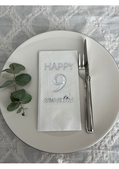 Gümüş Yaldızlı Beyaz Happy 9 Yaş Months Garson Katlama Peçete 16 Adet