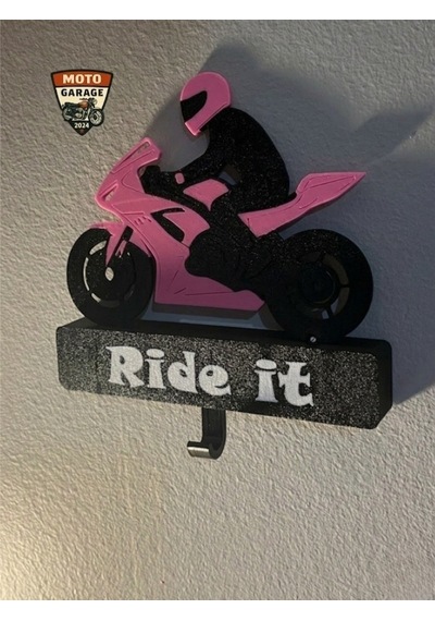 3d Hareketli Pembe Motorcu Figürlü Anahtarlık Askısı Ön Kaldıran Motosiklet Tasarımı