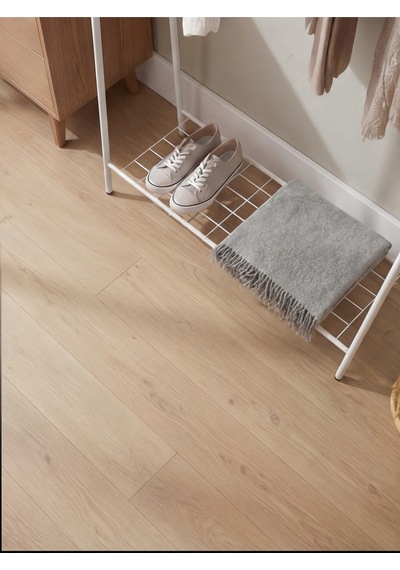 Telli Siyah Butik Elbise Askısı Ayaklı Askılık Konfeksiyon Askılık Beyaz