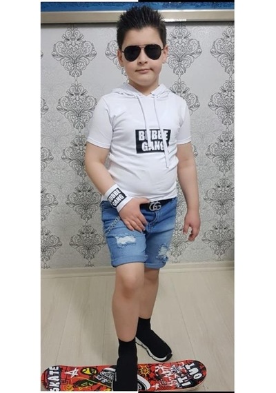 MODAVALS KAPİŞONLU SWEAT BİLEKLİK ZİNCİR AKSESUARLI 4 PARÇA ERKEK ÇOCUK KOT ŞORT KOMBİN - BEYAZ MODAVALS KAPİŞONLU SWEAT BİLEKLİK ZİNCİR AKSESUARLI 4 PARÇA ERKEK ÇOCUK KOT ŞORT KOMBİN - BEYAZ