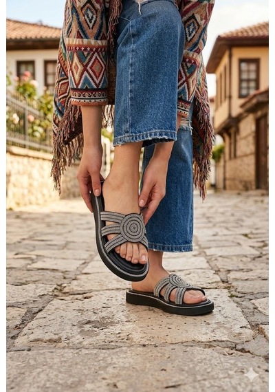 Pierre Cardin 7909 Rahat Taş Detaylı Kadın Terlik Siyah