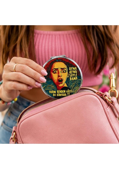 Makyaj Aynası Çığlık Tasarımlı Cep Aynası El Aynası Kişiye Özel Hazırlanabilir Çift Taraflı Yuvarlak Çanta Aynası Pop Art Hediye Çok Renkli Makyaj Aynası Çığlık Tasarımlı Cep Aynası El Aynası Kişiye Özel Hazırlanabilir Çift Taraflı Yuvarlak Çanta Aynası Pop Art Hediye Çok Renkli