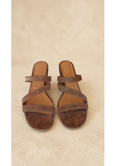 Yeo Leather Kahverengi Hakiki Süet Deri 3 Bant Dikiş Detaylı Sandalet Açık Kahverengi