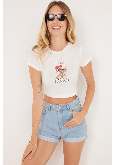 Tudors Kadın Slim Fit Dar Kesim %100 Pamuk Bisiklet Yaka Baskılı Beyaz Crop Tişört-36867 Beyaz