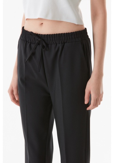 Fullamoda Basic Beli Lastikli Carrot Fit Kumaş Pantolon- Siyah 24KGB279200760-Siyah
