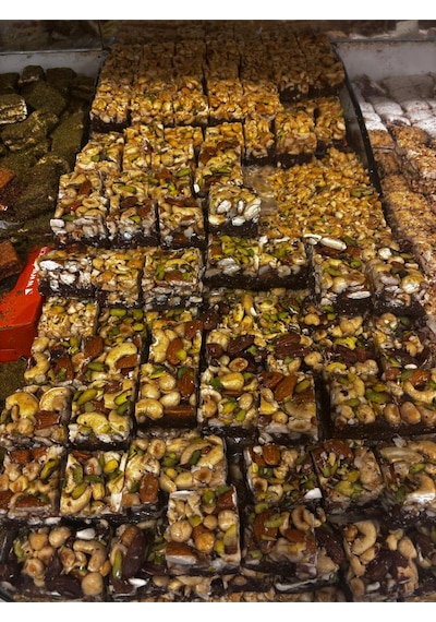 Halep Tatlısı Karışık Kuruyemişli 500 Gr