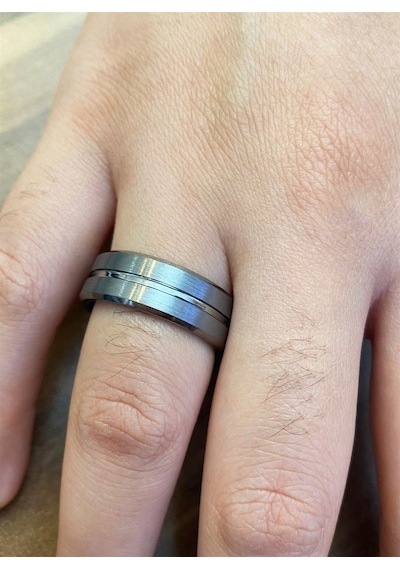 Erkek Gümüş Renk Çizgi Detay Tungsten Yüzük