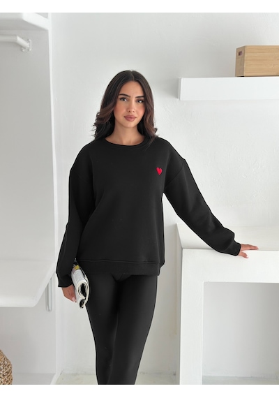 Kadın Kalp Nakışlı Sweatshirt Sade & Sevgi Dolu Stil Siyah