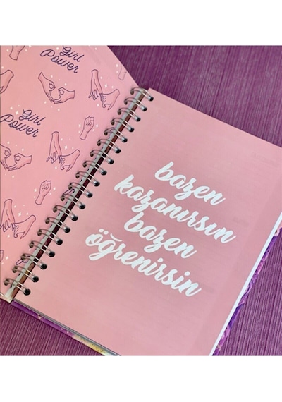 Hayallerinin Peşinden Git Tarihsiz Konuşan Ajanda Haftalık Yıllık Planlayıcı Akademik Ajanda Açık Mor
